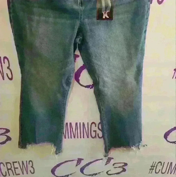 No boundaries high rise crop flare jeans.jrs.new with tags - Picture 3 of 7